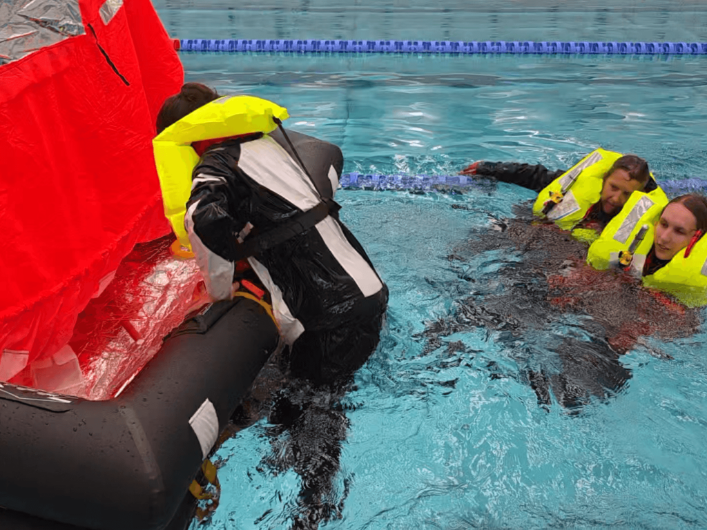 Sea Survival Einstieg Rettungsinsel